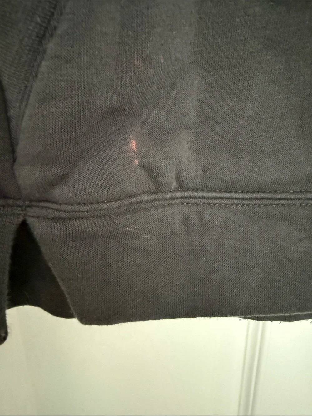 Nike NYC 'The Big Apple' Black Pullover Hoodie with Apple Graphic- size XL